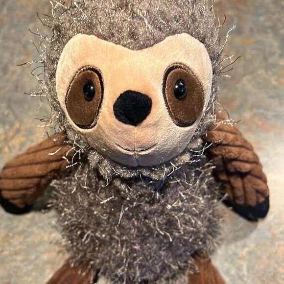 Suzie The Sloth Scentsy Buddy Fragrance - Picture 2 of 7